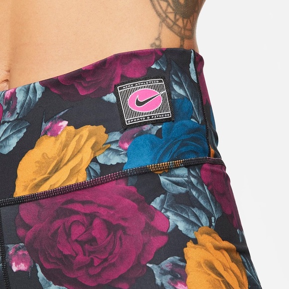 🆕 Nike One Icon Clash Women's 7" Mid-Rise Printed Training Shorts, Size Small - Picture 6 of 16
